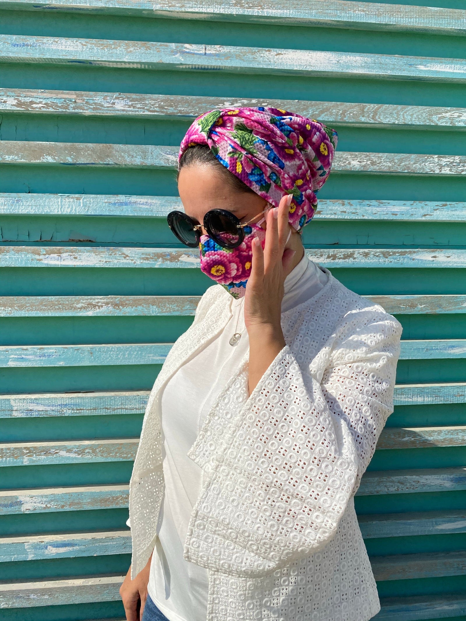 Elegant Purple Headwrap with Floral Accents


GEL4 0326 2_5ad27d00-39a2-4763-ba62-  main image 2